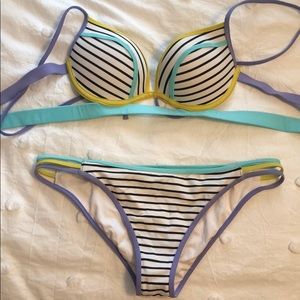 Victoria’s Secret Bikini 34B and M matching bottom
